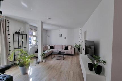 Altbauwohnung - 465,00&nbsp;EUR Kaltmiete, ca.&nbsp; 69,00&nbsp;m&sup2; in Bad Königshofen im Grabfeld (PLZ: 97631)