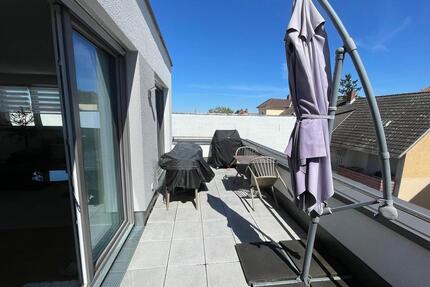 Mainz Weisenau: Modernes Penthouse, 2 Zimmer, Dachterrasse, Gäste-WC, EBK, Stellplatz inkl.