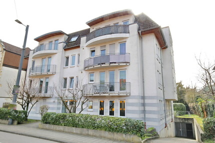 Frisch renovierte 3-Zimmer-Wohnung mit 2 sonnigen Balkonen - Karlsruhe