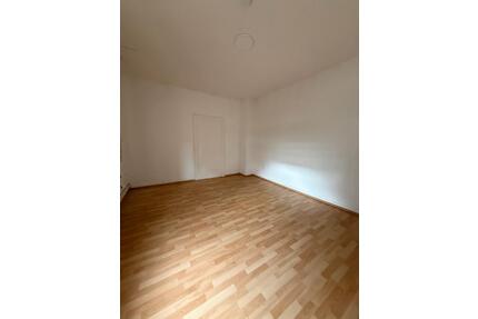 Moderne 4-Zimmer-Wohnung nach Sanierung – ab 1. Juni verfügbar - Lampertheim