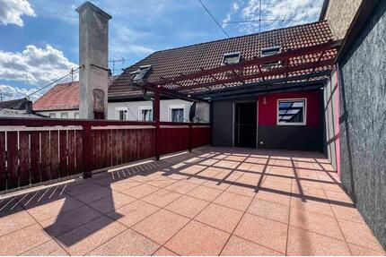 Schöne 4-Zimmer-Whg. mit großer Südterrasse, Garage + Wärmepumpe - Höchstadt an der Aisch