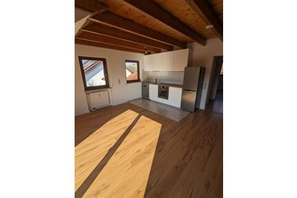 3 Zimmer Wohnung 67 m² gute ruhige Lage Küche Garage Keller - Bietigheim-Bissingen