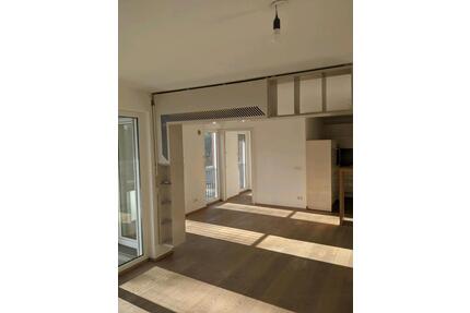 Moderne, offene, sehr helle 2 Zi-Whg mit Balkon und EBK - München Au-Haidhausen