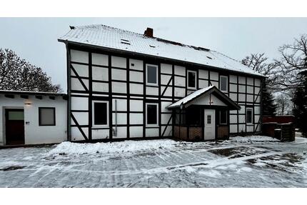 Großzügiges Fachwerkhaus - 290.000,00&nbsp;EUR Kaufpreis, ca.&nbsp; 315,00&nbsp;m&sup2; in Wolfsburg (PLZ: 38446) Almke