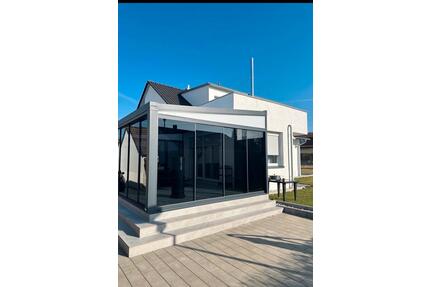 Kernsaniertes Zweifamilienhaus mit Wintergarten in Mutlangen