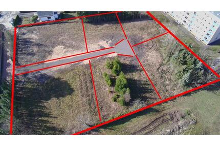 VOLL erschlossenes Bauland, 600 - 1400m², kleine Siedlung für 6 Einfamilienhäuser - Werdau