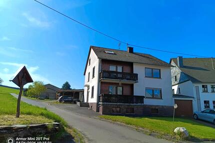 Obergeschoss- Dachgeschoss Wohnung 4ZKB + 2 Balkone - Blankenrath