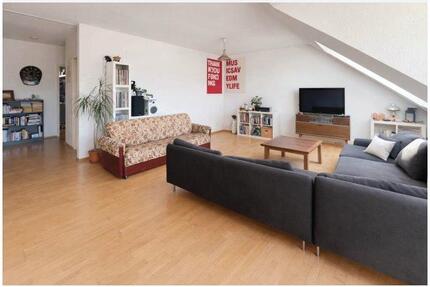 Offenbach-Rosenhöhe: 3-Zimmer-Wg. mit Balkon und 2 Stellplätzen - Offenbach am Main Buchrain