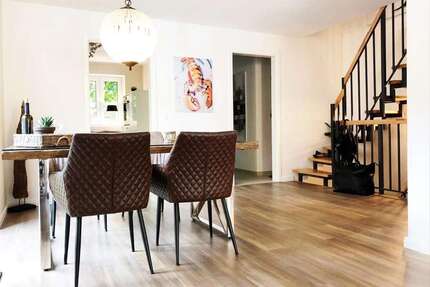 Haus zum Mieten in Wentorf bei Hamburg 1.890,00 € 130 m²
