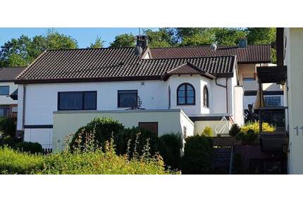 659.000 Euro - 210 qm Wfl - 480 qm Gfl - 8 Zimmer - Remshalden Geradstetten