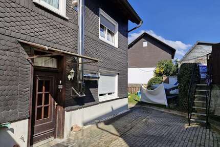 Haus zum Kaufen in Wiehl Bielstein 383.000,00 € 231 m² - Wiehl / Bielstein