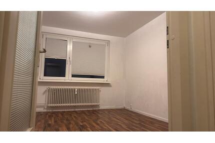 WG Zimmer in einer Dreizimmerwohnung - Hamburg Niendorf