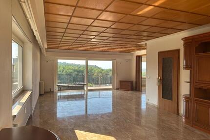 Traumwohnung mit Traumausblick - 1.800,00&nbsp;EUR Kaltmiete, ca.&nbsp; 170,00&nbsp;m&sup2; in Gaggenau (PLZ: 76571)