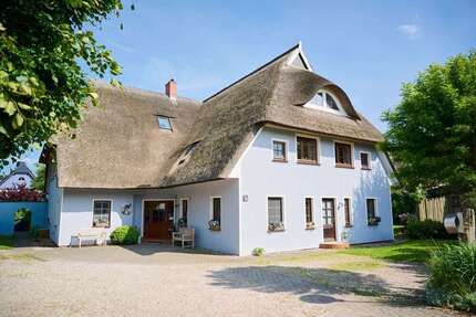 Haus zum Kaufen in Ahrenshoop 3.199.000,00 € 521 m²