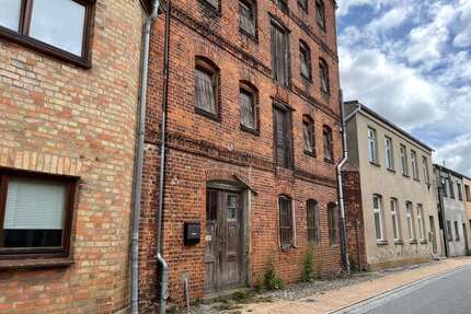 Haus zum Kaufen in Grevesmühlen 149.900,00 € 557.97 m²