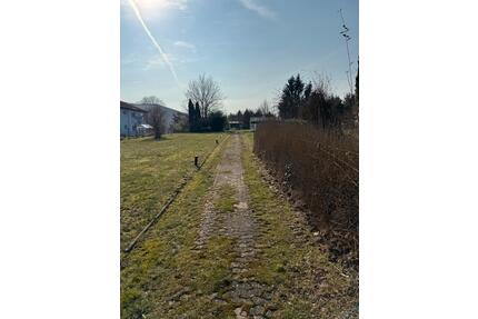 Garten 2.400qm zu Verpachten - 2.400,00&nbsp;EUR Kaltmiete, ca.&nbsp; 0,00&nbsp;m&sup2; in Einbeck (PLZ: 37574)