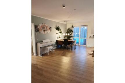 Lichtdurchflutete 2-Zimmer-Wohnung mit Aufzug und Balkon in Wuste - Nauen