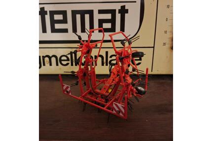 UH Universal Hobbies 1:32 Kuhn Heuwender Keenan Futtermischwagen - Klingenmünster