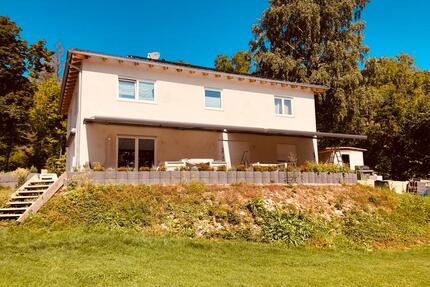 Ihr neues Zuhause: Sonniges Familienglück mit großem Garten - Pegnitz