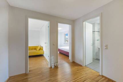 Lichtdurchflutete 2 Zimmer Wohnung mit Dachterrasse und Tiefgaragenstellplatz nahe Florapark in Bilk - Düsseldorf