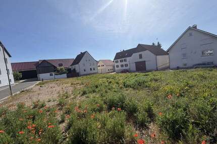 Grundstück zu verkaufen in Großrinderfeld 180.000,00 € 1200 m²