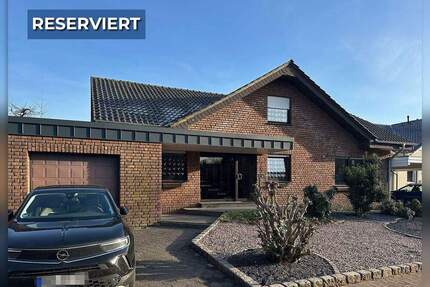 Gepflegtes Zweifamilienhaus mit großzügigem Raumangebot und wohnlich ausgebautem Souterrain - Borken / Burlo Borkenwirthe/Burlo