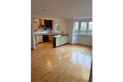 Zeitmiete! 2-Zimmer-Wohnung mit Terrasse und Garage (befristet) - Gerlingen