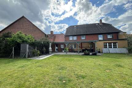 Haus zum Kaufen in Vechelde 349.000,00 € 250 m²