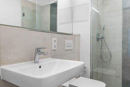 Top Saniertes Denkmal 2-Raum-Wohnung - Einbauküche, Balkon, Parkett, CAT-7-Verkabelung, Abstellraum - Chemnitz Sonnenberg