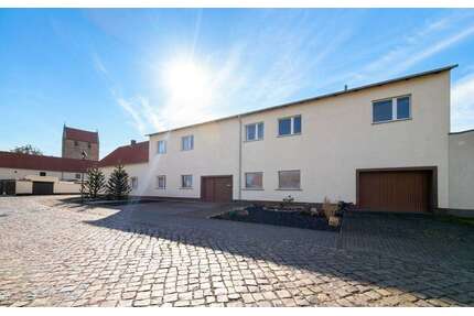 Haus zum Kaufen in Bitterfeld-Wolfen 249.000,00 € 295 m²