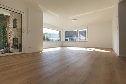 Lichtdurchflutete 3,5-Zimmer-Wohnung mit Klimadecke - Westhausen