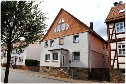 Gepflegtes Wohnhaus mit Nebengebäude - viel Platz für Wohnen, Arbeiten und Freizeit! - Waldeck Freienhagen