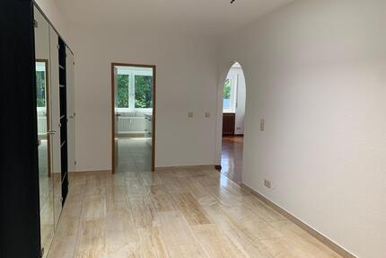 3 Zi.-ETW, Balkon, Fahrstuhl, TG-Stellplatz - beste Lage - Kronberg im Taunus
