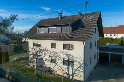 Großzügige 5-Zimmer-Wohnung auf zwei Ebenen mit Ofen, Einbauküche, Garage & Stellplatz - Pfaffenhofen a.d.Roth Berg