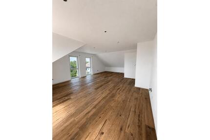 4-Zimmer-Dachgeschosswohnung mit großem Balkon in Weißenhorn
