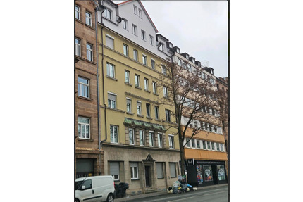 Zentrale 3-Zimmer-Altbauwohnung mit Entwicklungspotenzial - Leerstehend, gestaltbar, in Bahnhofsnähe - Fürth Südstadt