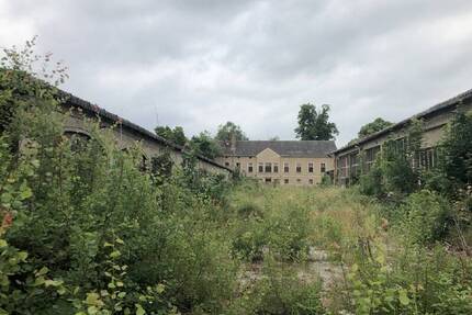 von Bismarck - Gutshof mit Wohn - und Gewerbeflächen zur Entwicklung an der A14 kaufen - Lüderitz