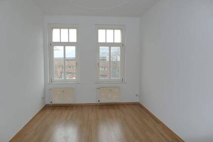 Ab Juni 2026: 3-Zimmer-Wohnung im 3.OG mit Balkon * einfache Einbauküche könnte übernommen werden - Leipzig Zentrum-Nord