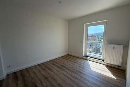 Wohnung zum Mieten in Gera 375,00 € 67.65 m²