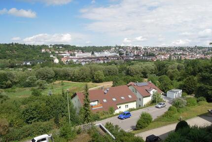 1-Zimmer-Wohnung unverbaubare Aussicht, Aufzug und Stellplatz - Pforzheim Eutingen
