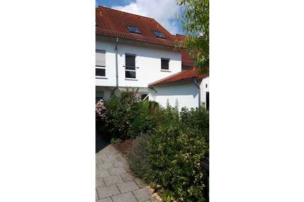 Haus zum Mieten in Wiesbaden 3.300,00 € 170 m²