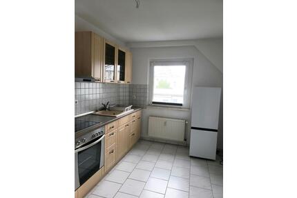 Helle Zweiraumwohnung mit Einbauküche im Medizinerviertel - Halle (Saale) Büschdorf