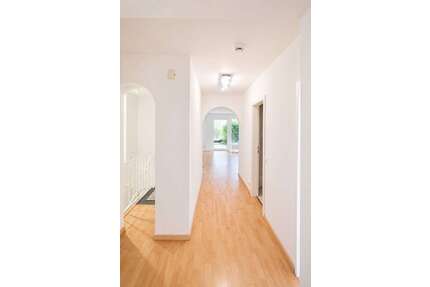Wohnung zum Mieten in Pinneberg 1.410,00 € 142.2 m²