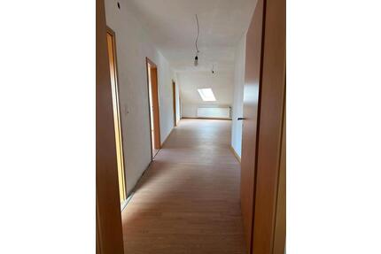 Kernsanierte 3,5-Zimmer-Dachgeschosswohnung in Bebra-Solz