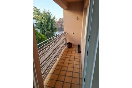 Helle 2-Zimmer-Wohnung mit Südwestbalkon in Krefeld-Inrath