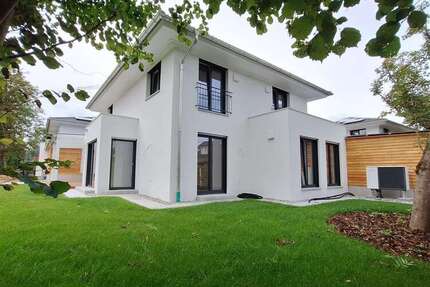 Haus zum Mieten in Gröbenzell 3.350,00 € 154 m²