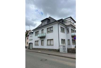 Haus zum Kaufen in Rüsselsheim 950.000,00 € 470 m²
