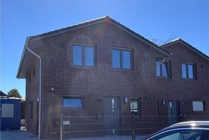 DHH in Edewecht, Erstbezug, mit Carport+Schuppen