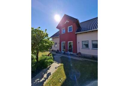 Ostseeweite & Familienglück: Ihr lichtdurchflutetes Zuhause nahe der Ostsee und des Leuchtturms von Bastorf