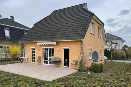 Haus zum Mieten in Stahnsdorf 2.400,00 € 105 m²